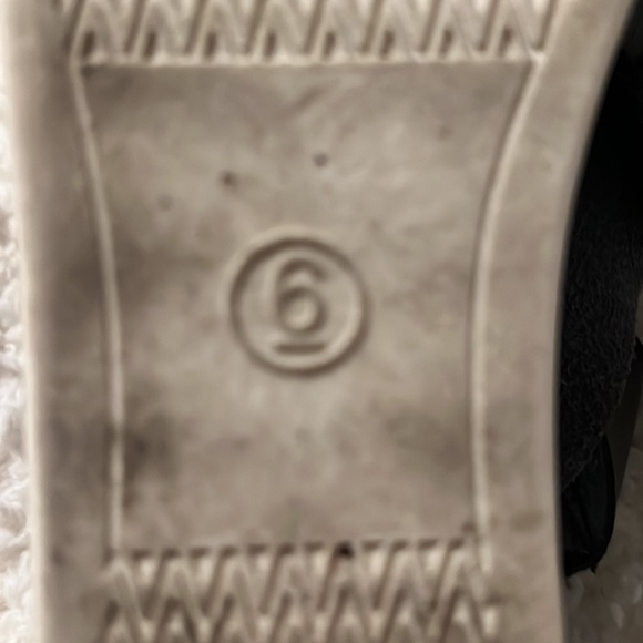 Women's Hummingbird Ankle Strap Sandals Universal Thread Black Size 6 Shoes - Picture 4 of 6